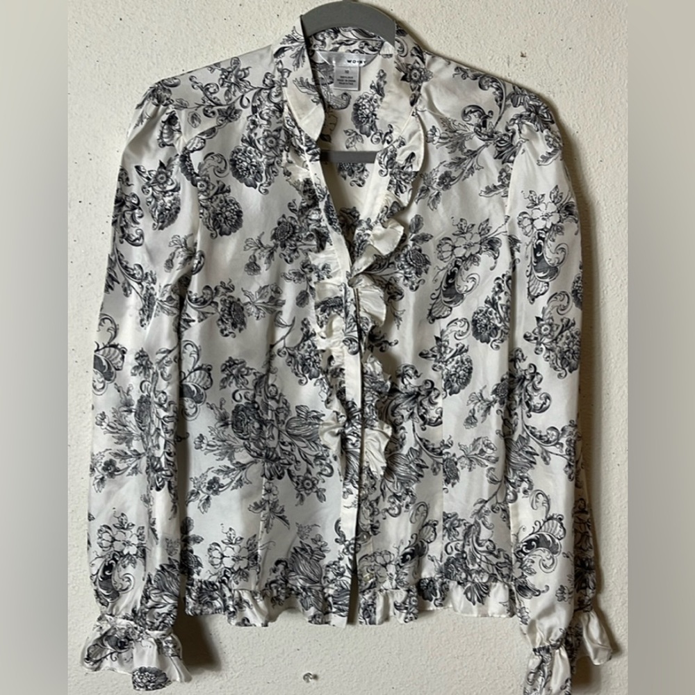 WD-NY SILK BLACK AND WHITE HIDDEN BUTTONS FLORAL RUFFLE SIZE 10